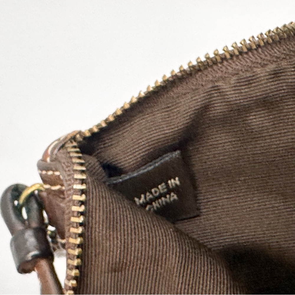 COACH vintage SIGNATURE C CHOCO BROWN LEATHER TRIM WRISTLET - Picture 10 of 10